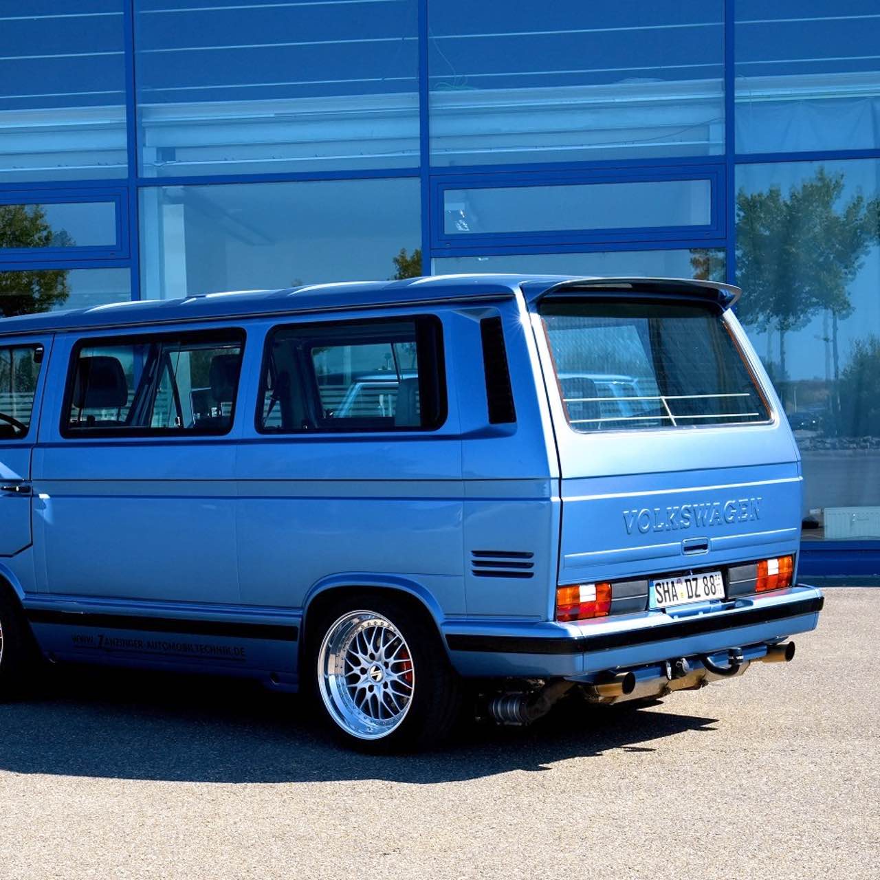 https://www.be-vanlife.com/wp-content/uploads/2022/11/dachkantenspoiler-passend-fuer-vw-t3-4.jpg